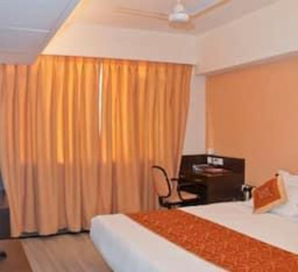 Room image 3